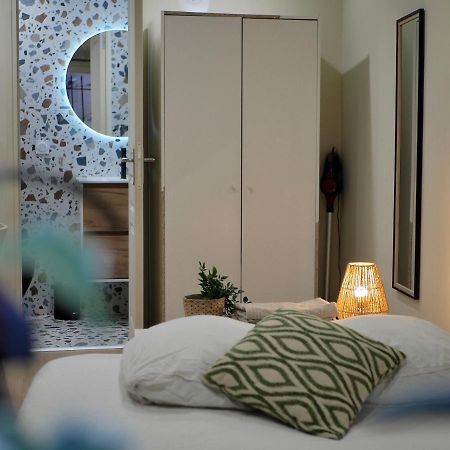 Appartement Palmiers, Coeur De Ville Sur Le Parcours Des Arts Hyeres Luaran gambar