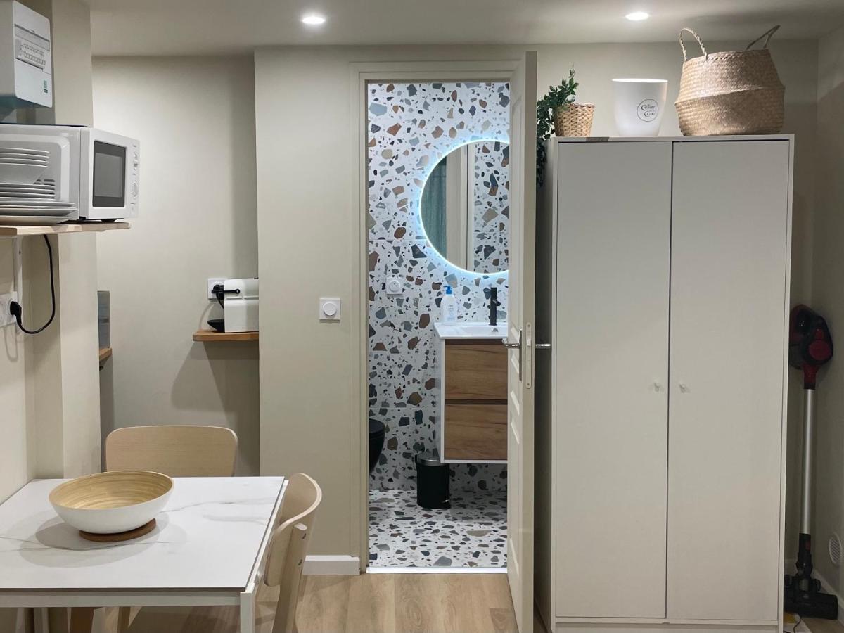 Appartement Palmiers, Coeur De Ville Sur Le Parcours Des Arts Hyeres Luaran gambar