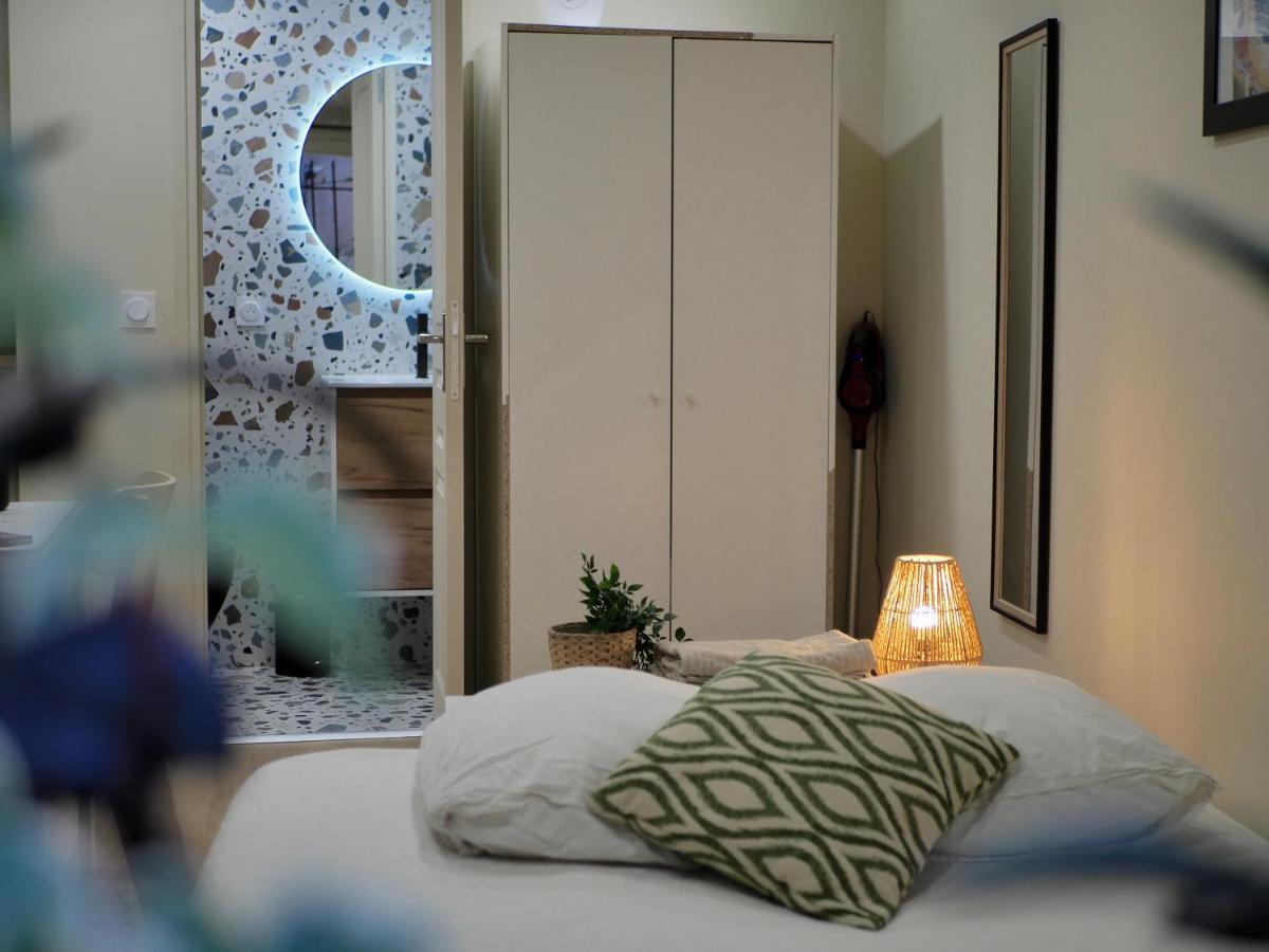 Appartement Palmiers, Coeur De Ville Sur Le Parcours Des Arts Hyeres Luaran gambar